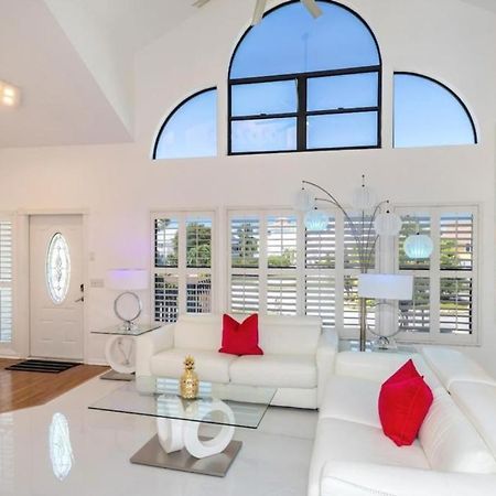Blue Lagoon Estate Fort Myers Beach Exterior photo