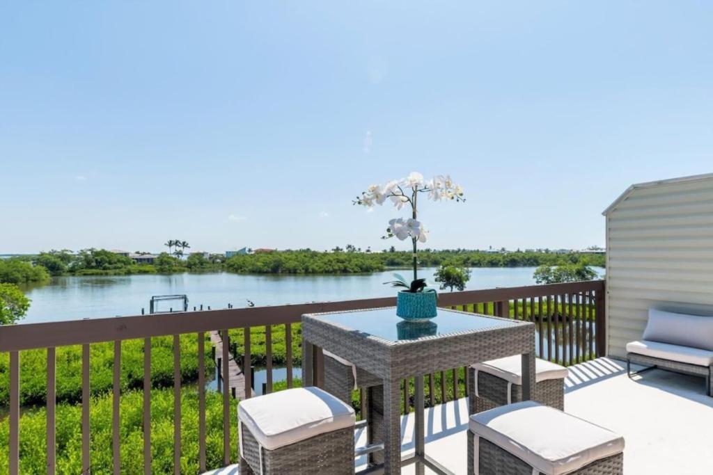 Blue Lagoon Estate Fort Myers Beach Exterior photo