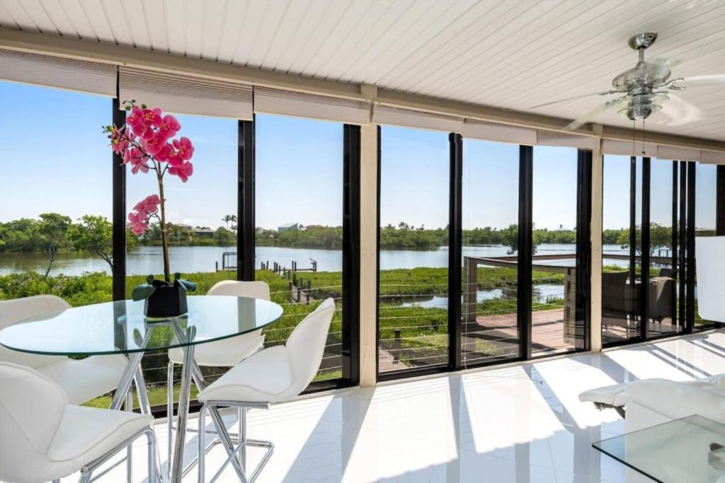 Blue Lagoon Estate Fort Myers Beach Exterior photo