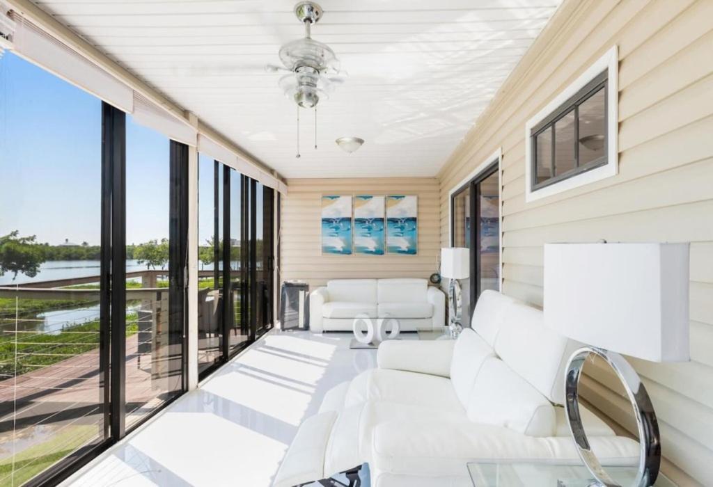 Blue Lagoon Estate Fort Myers Beach Exterior photo