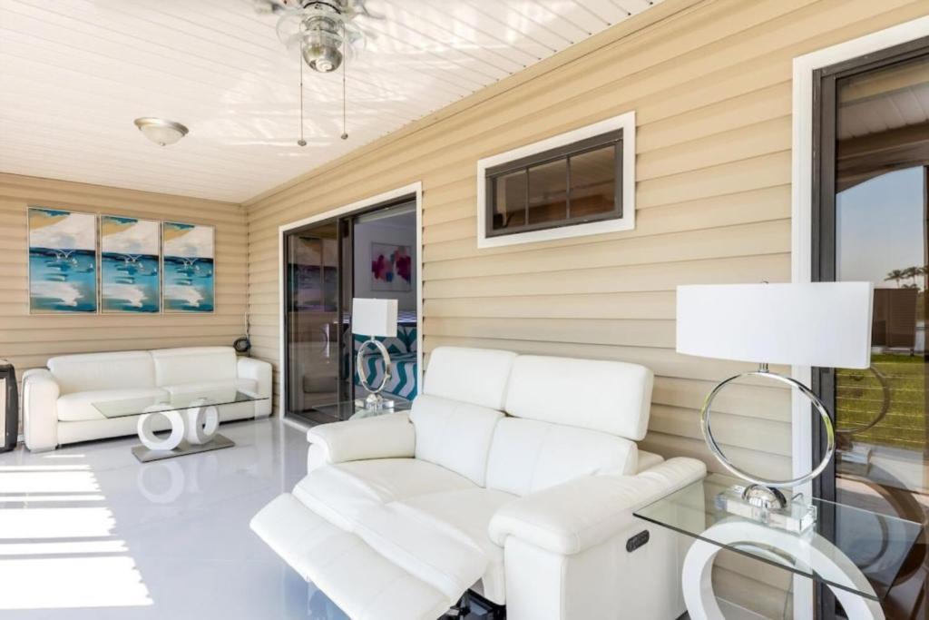 Blue Lagoon Estate Fort Myers Beach Exterior photo