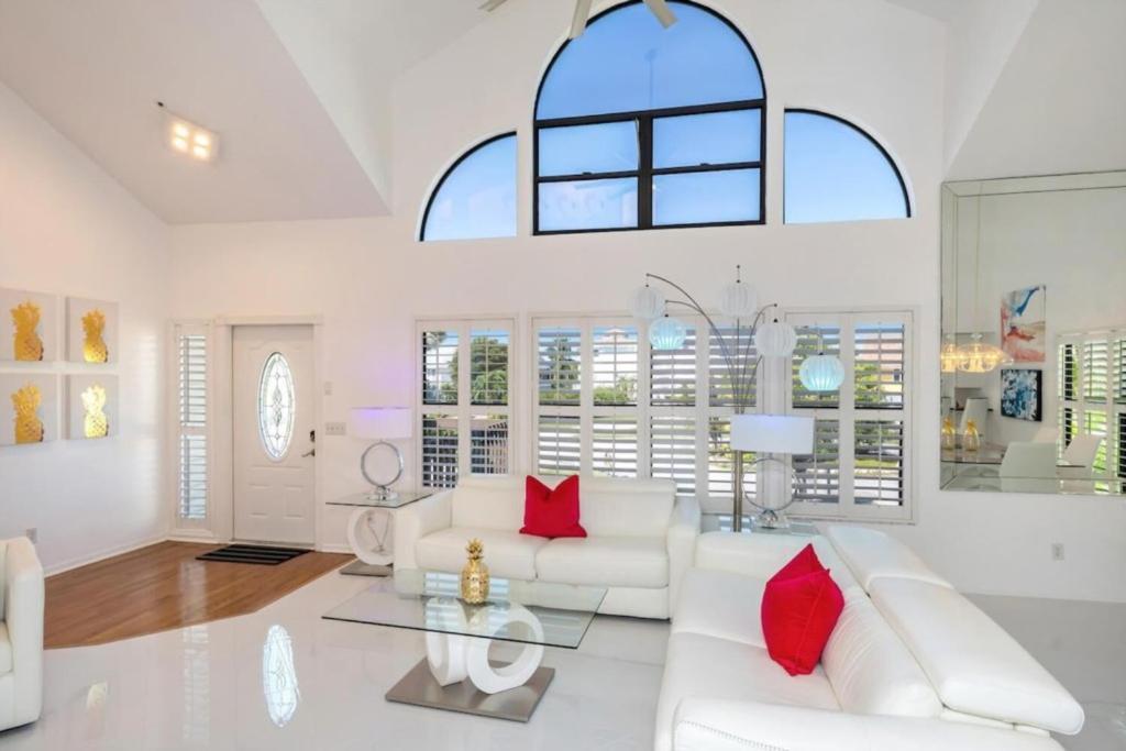 Blue Lagoon Estate Fort Myers Beach Exterior photo
